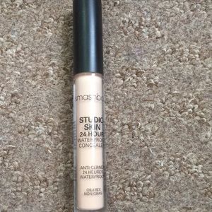 Smashbox studio skin 24 hour waterproof concealer